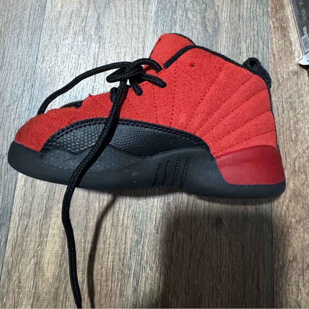 Jordan retro 12 reverse flu
